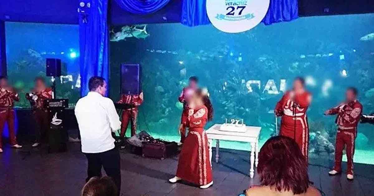 Critican fiesta con luces y sonido en el Acuario de Veracruz