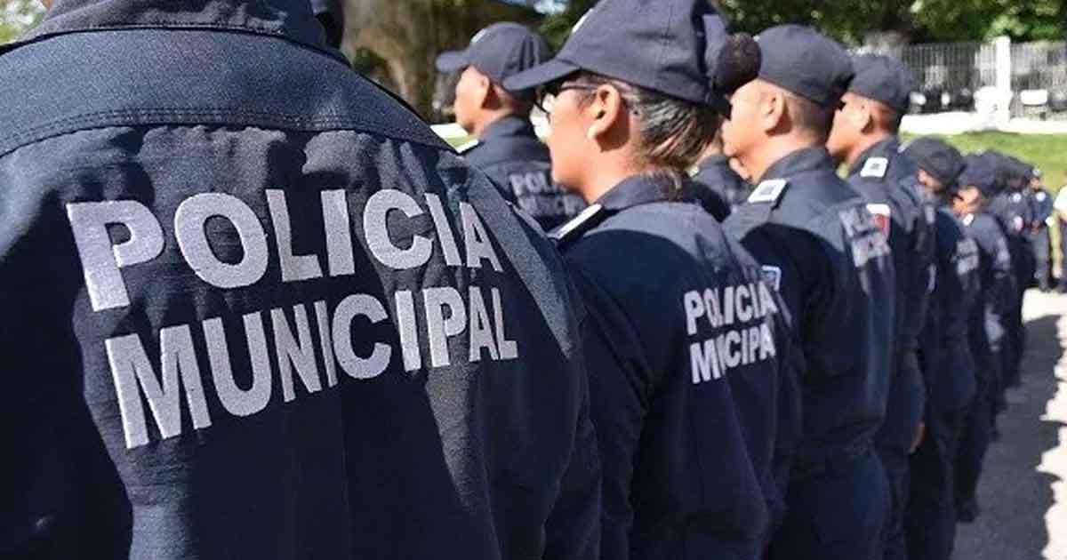 Policías de Teocelo hacen paro por falta de aguinaldo