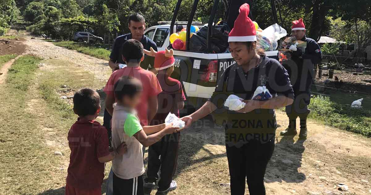 Santa visito comunidades marginadas en la Sierra del Totonacapan