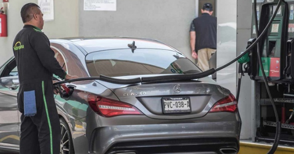 Inmovilizan 14 bombas de gasolina por no dar litros de a litro