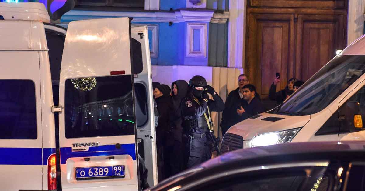 Al menos un muerto en un ataque cerca de la sede de los servicios de inteligencia en Moscú