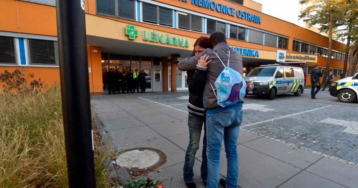 Hombre asesinó a 6 personas en un hospital de la República Checa y se suicida