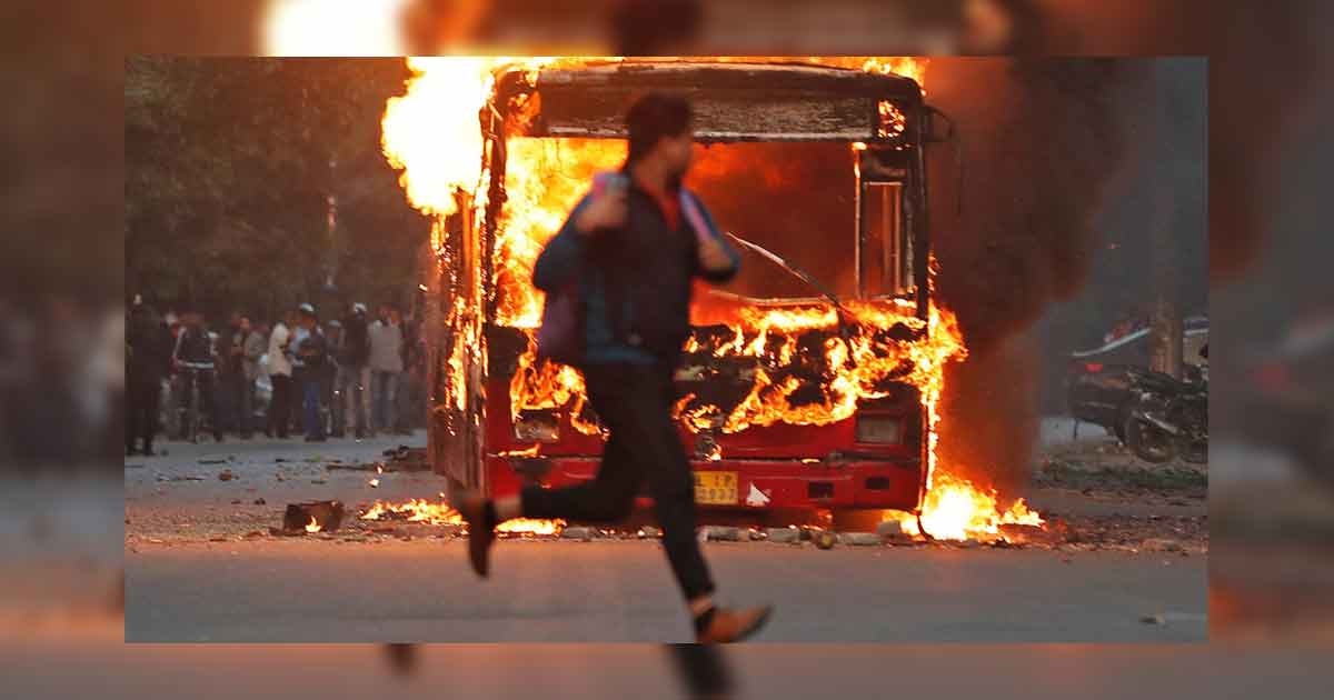 Seis muertos y decenas de heridos en las protestas contra la ley de ciudadanía en la India