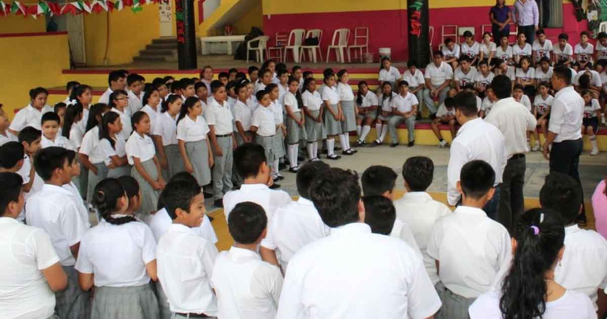 Dejarán el salón miles de alumnos y docentes por vacaciones