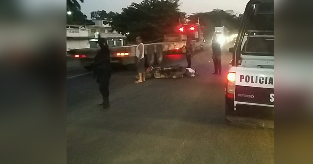 Mecánico lesionado al derrapar en su moto