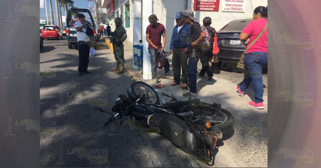 Motociclista atropella a mujer de la tercera edad en Tuxpan