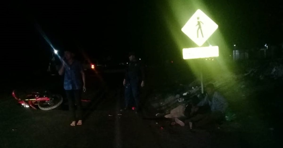 Motociclistas son impactados por un automóvil fantasma