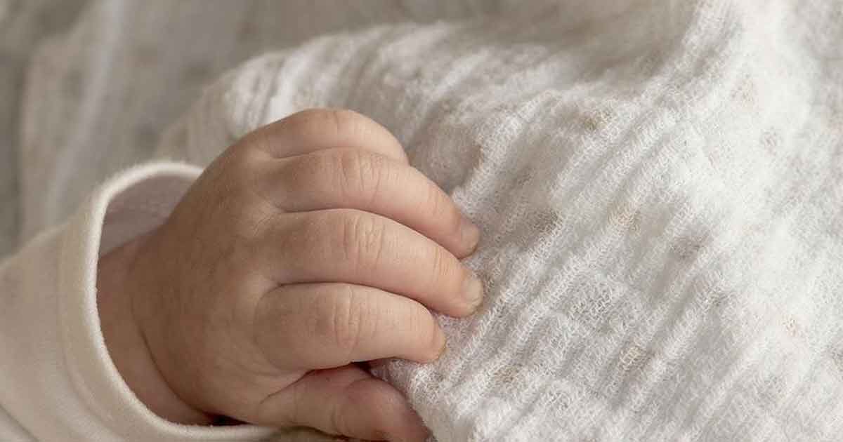 A prisión mujer acusada de lanzar a bebé contra una pared en Puebla