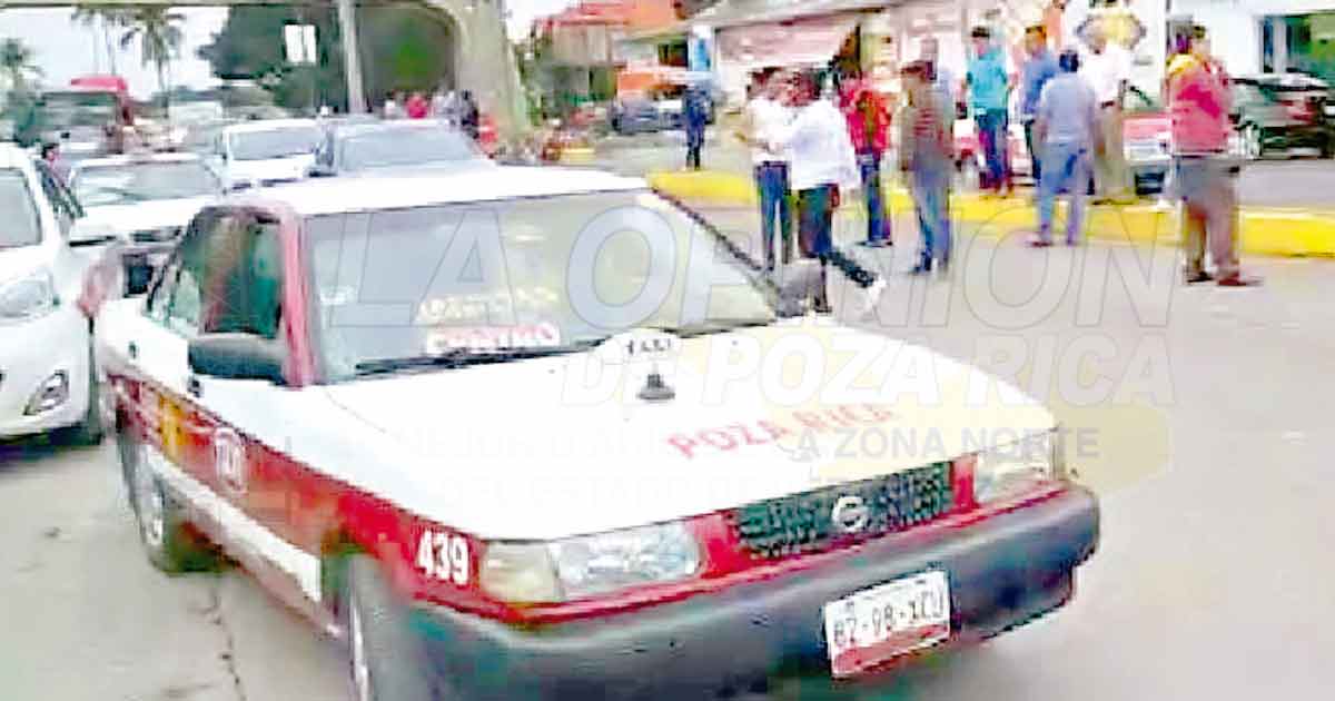 No los escuchan, bloquean camino