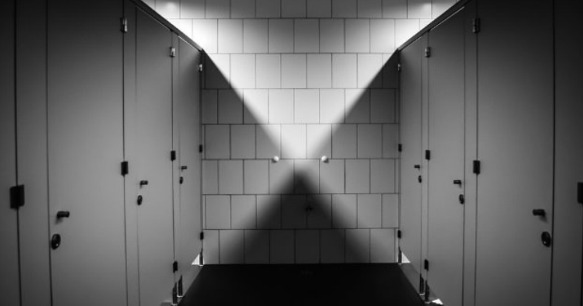 “Nos están grabando en los baños”, denuncian estudiantes de la UNAM