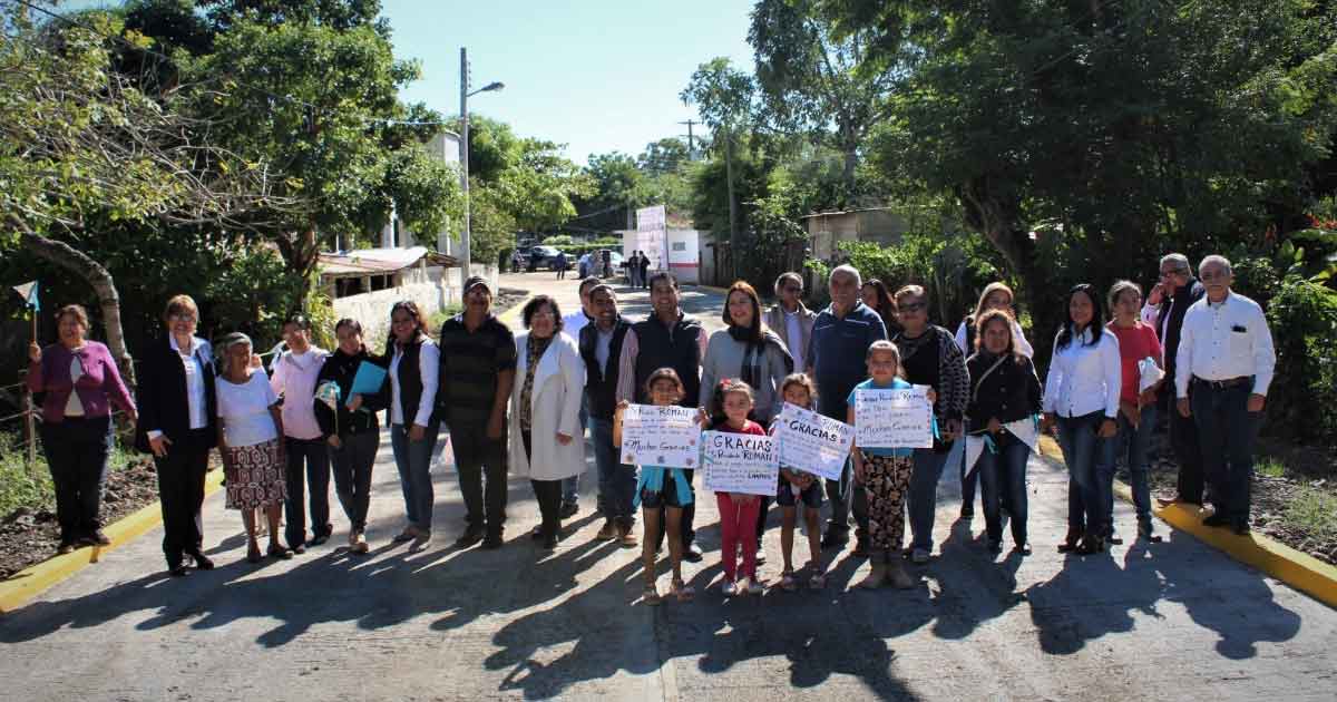 Inauguran autoridades de Naranjos la pavimentación de una calle mas