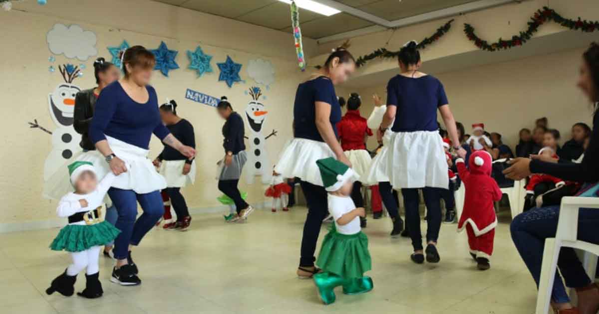 Reclusas de Santa Martha Acatitla celebran Navidad con sus hijos