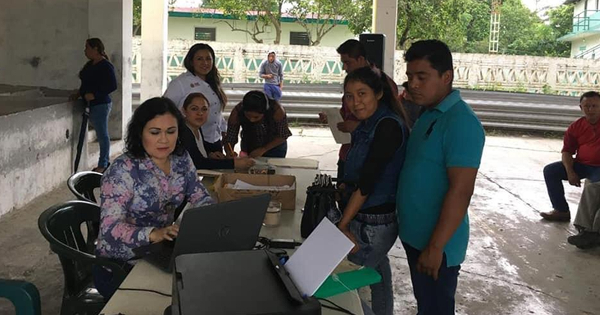 Registro civil realiza brigadas para dar identidad a habitantes de Tihuatlán