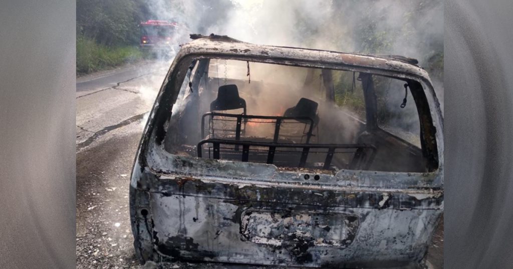 Se incendia camioneta en la carretera Tuxpan-Tihuatlán