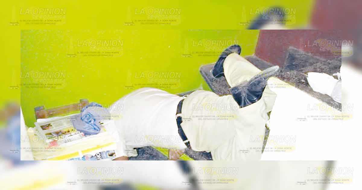 ¡Maestro desnucado!