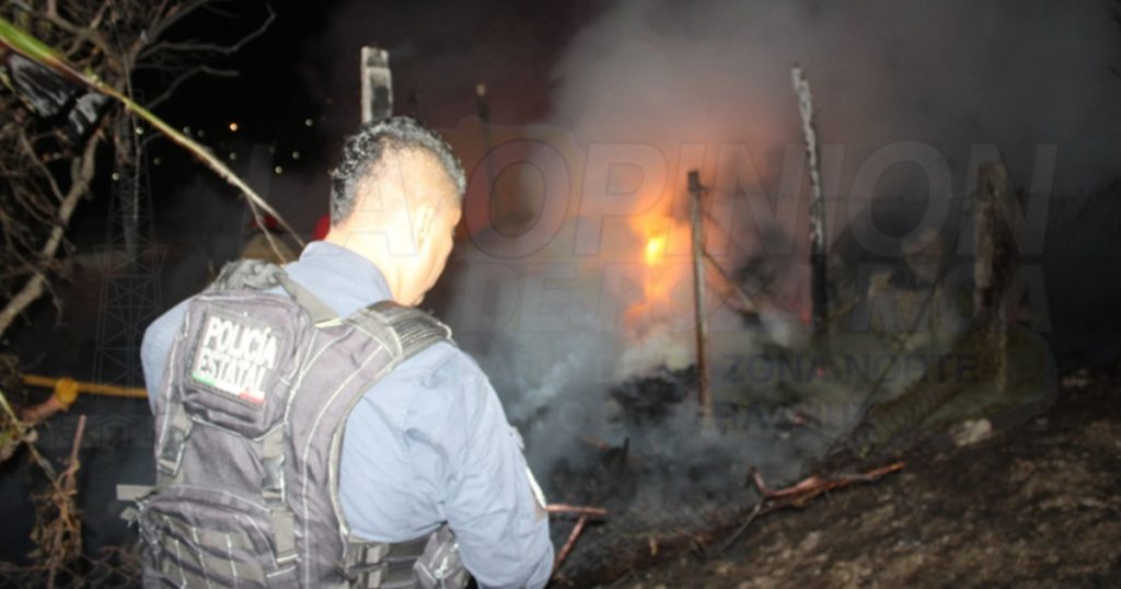Incendio acaba con una casa en la ampliación Jara Corona