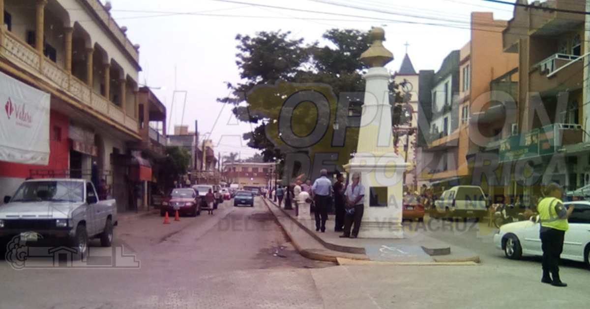 Un hombre fue apuñalado por su propio vecino sobre la avenida 5 de Mayo en Tempoal