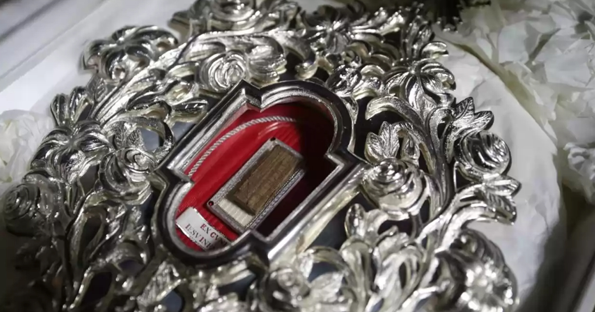 Vaticano devuelve reliquia de la cuna de Jesús a Tierra Santa