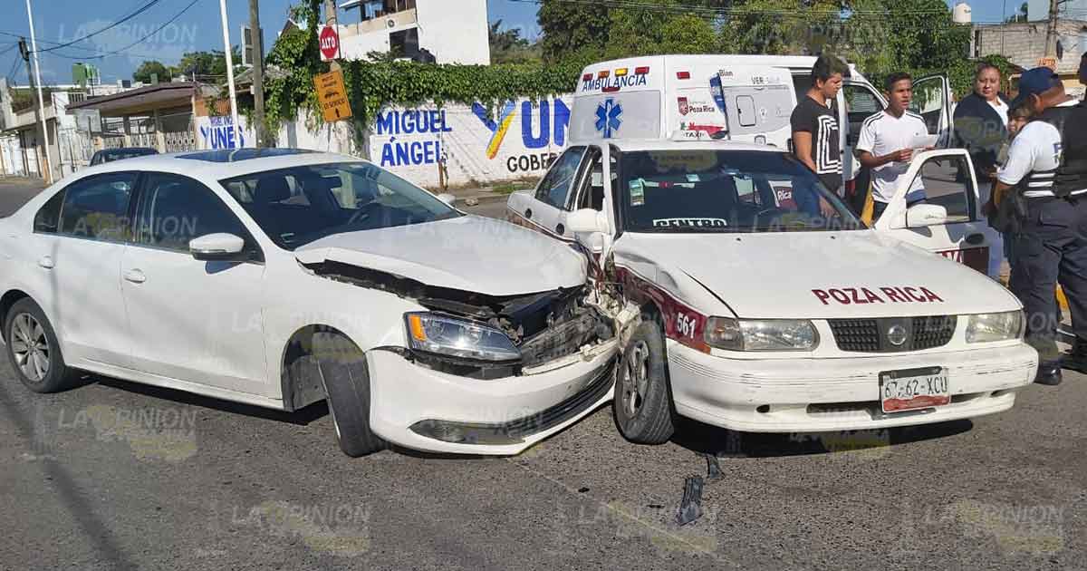 Encontronazo en la colonia Chapultepec, dos personas resultaron heridas