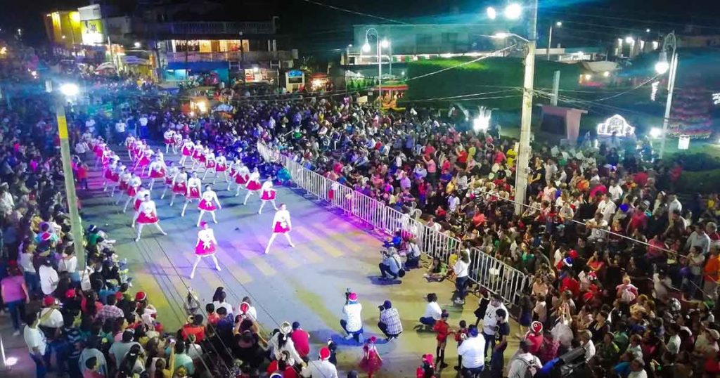 Todo un éxito el magno desfile Navideño Naranjos 2019