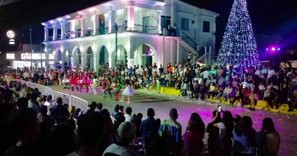 Todo un éxito el magno desfile Navideño Naranjos 2019