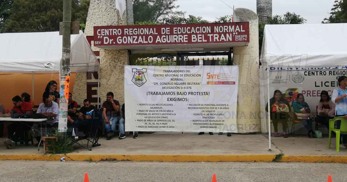 Exigen trabajadores del CREN pagos pendientes