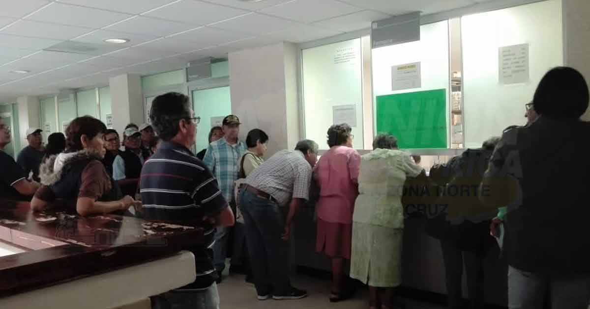 Odisea para surtir recetas; indolencia en el ISSSTE