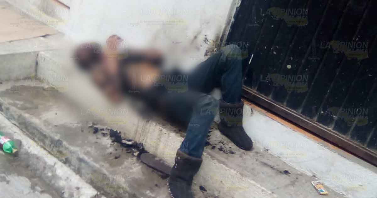 Ebrio sujeto a punto de morir quemado sobre el Callejón Catan