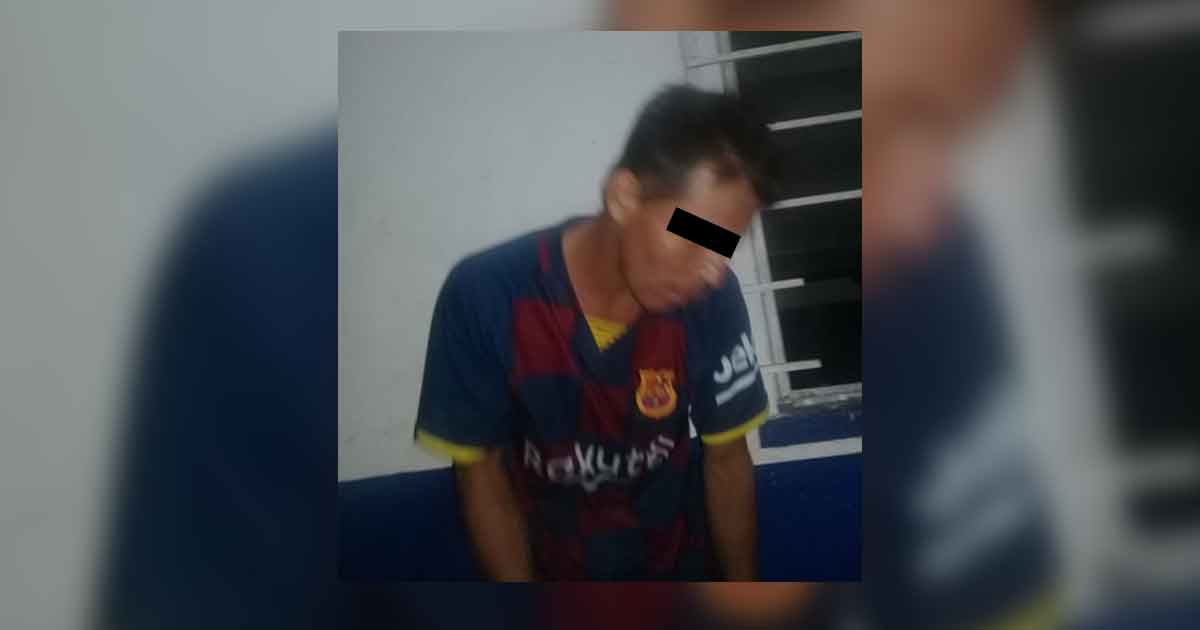 Les cae la policía mientras fumaban hierba