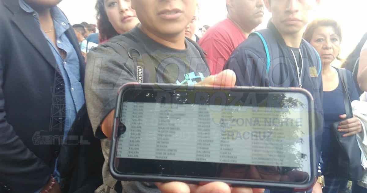 Les quitan becas a los jóvenes estudiantes de Benito Juárez