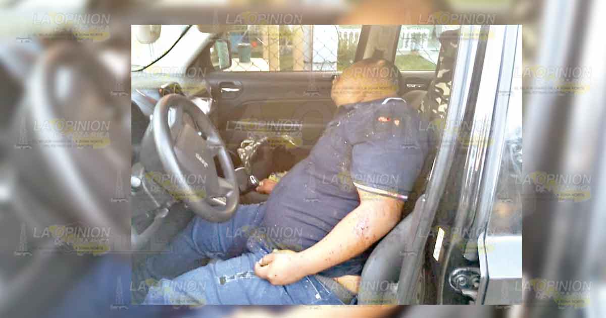 ¡Lo llenan de plomo!