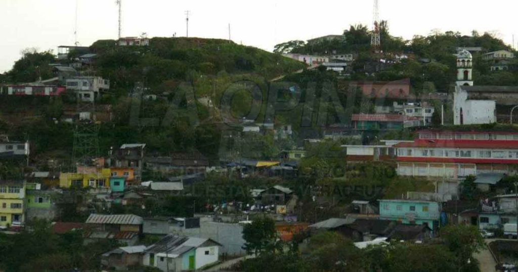 Servidores públicos sin sueldo ni aguinaldos