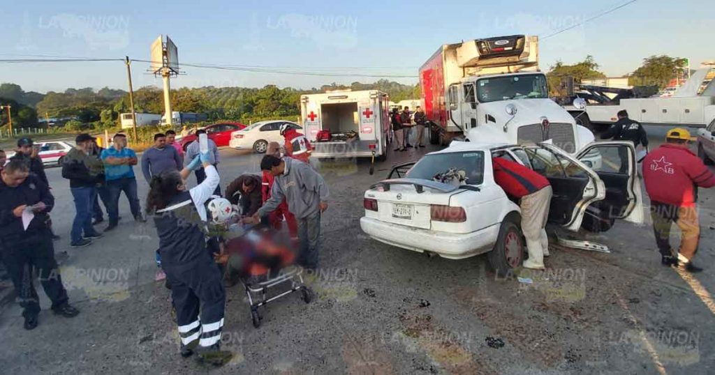 Prensado en accidente en la México-Tuxpan