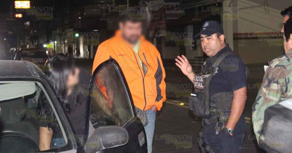 Derriba a su novio motociclista en la colonia Cazones