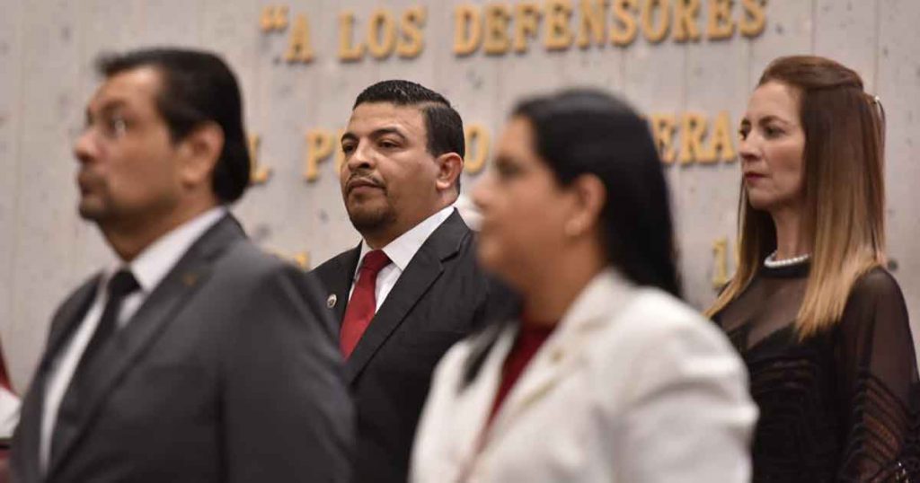 Reconocen con la medalla Adolfo Ruiz Cortines al almirante José Rafael Ojeda