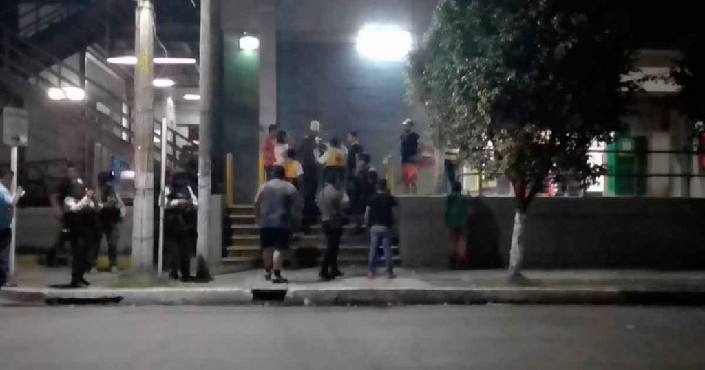 Violento asalto a Bodega Aurrera de Naranjos