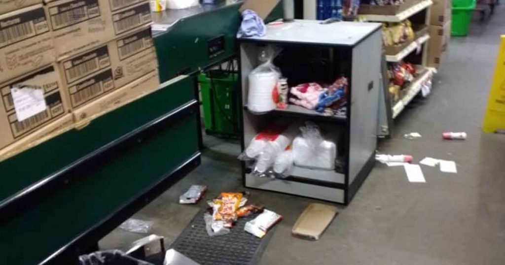 Violento asalto a Bodega Aurrera de Naranjos