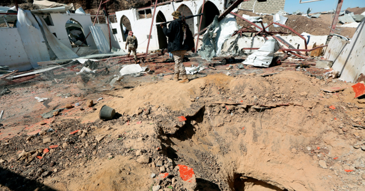 Yemen confirma la muerte de 100 soldados en ataque de rebeldes