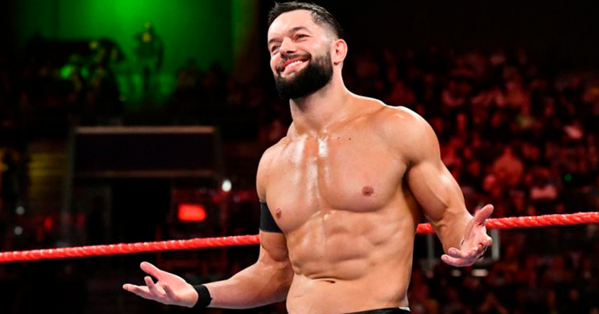 Finn Bálor, de luchador de WWE a imitador de Luis Miguel