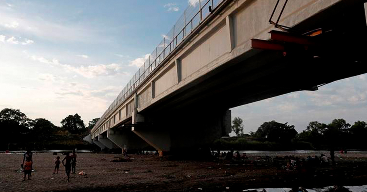 Migrantes emplazan a AMLO para diálogo; quieren ingresar al país