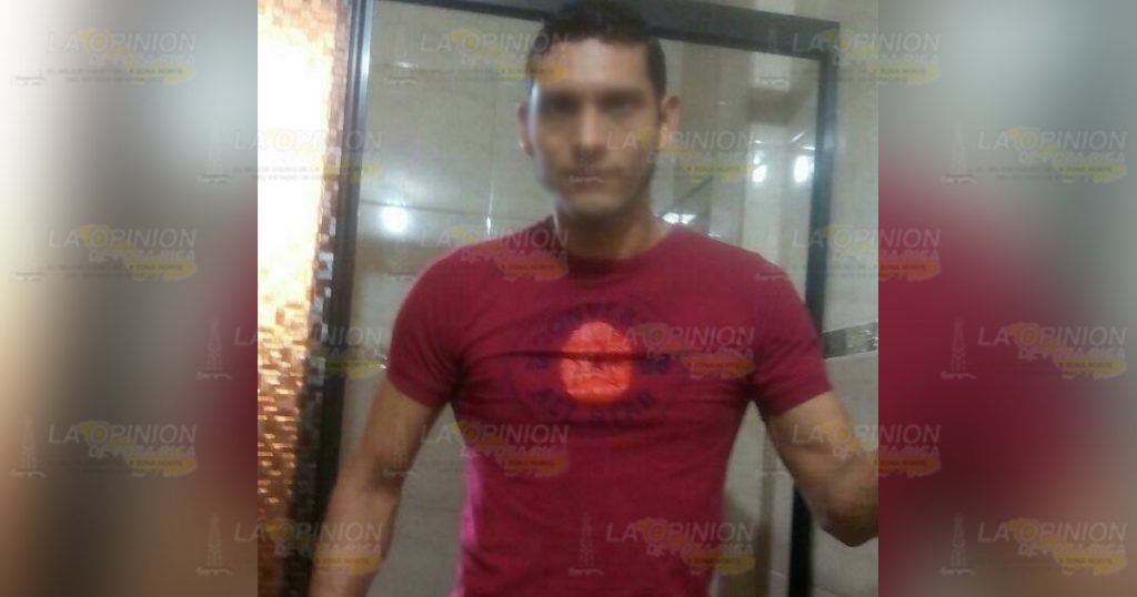 Prensados quedaron dos docentes del Tebaev de Tantoyuca