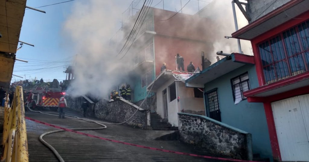 Arde vivienda, muere joven en Xalapa