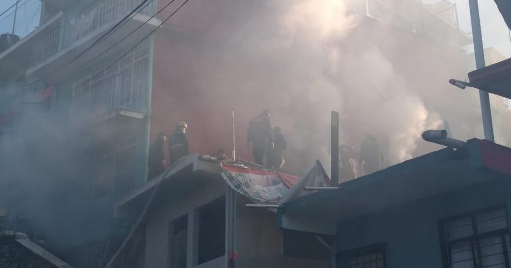 Arde vivienda, muere joven en Xalapa