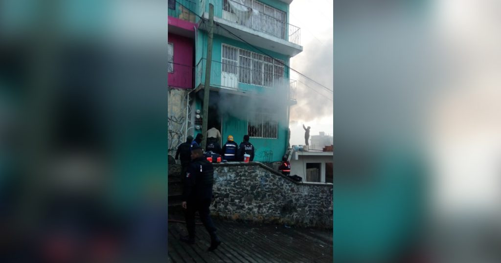 Arde vivienda, muere joven en Xalapa