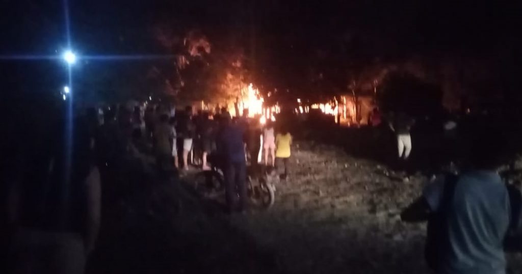 ¡Devora incendio humilde vivienda!