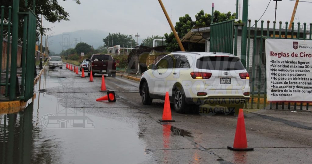 Abren paso por el CPQ Escolín, en Poza Rica
