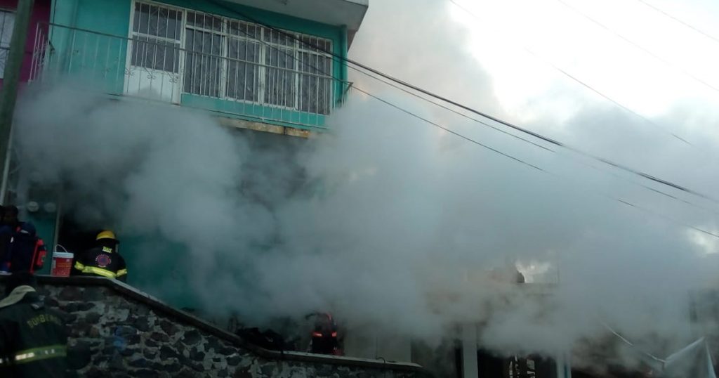 Arde vivienda, muere joven en Xalapa