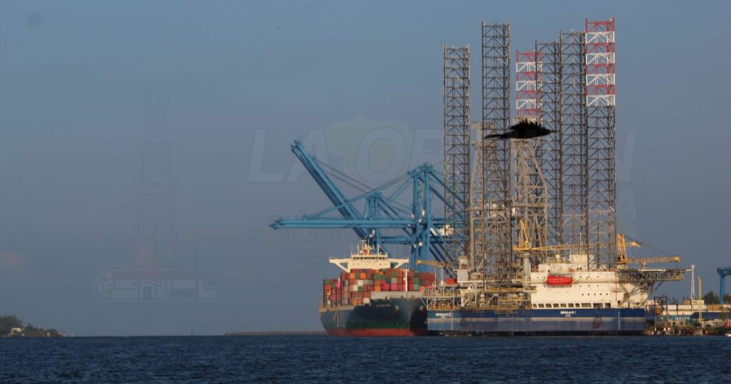 La Apitux, mar de intrigas y complot