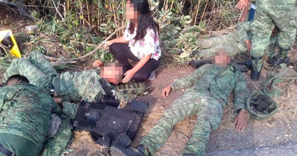 Fallecen 5 militares y 33 más resultan lesionados en aparatoso accidente