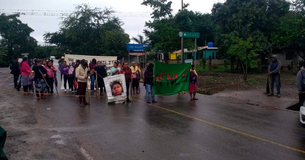 Bloquean carretera en San Diego